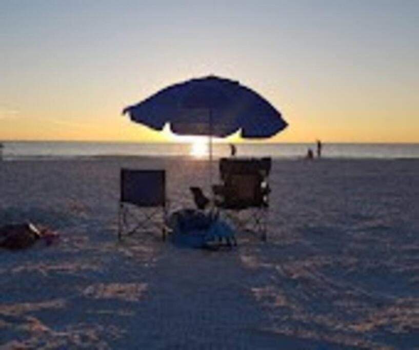 Charming Studio Unit Across From Lido Key Beach Sarasota Esterno foto