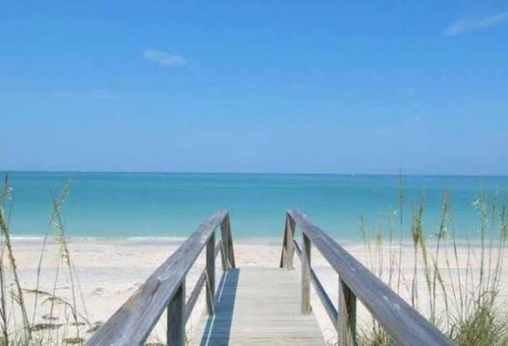 Charming Studio Unit Across From Lido Key Beach Sarasota Esterno foto
