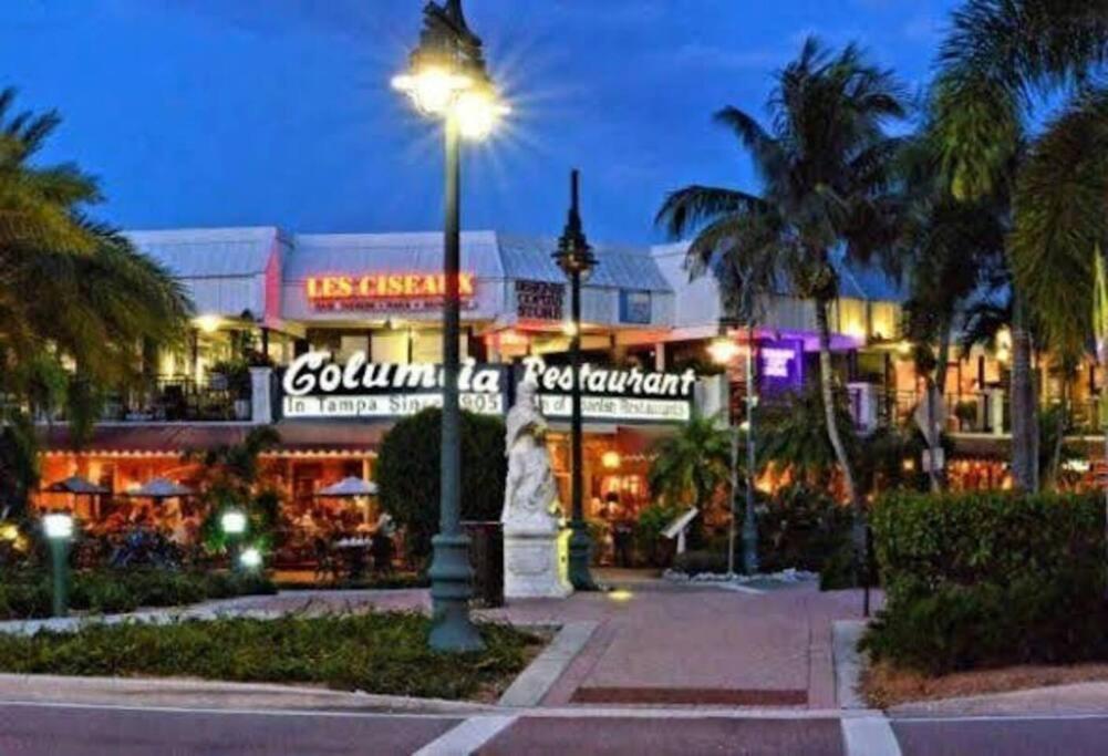 Charming Studio Unit Across From Lido Key Beach Sarasota Esterno foto