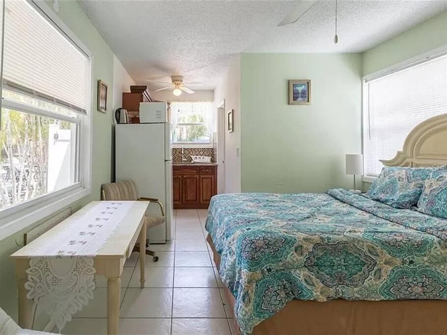 Charming Studio Unit Across From Lido Key Beach Sarasota Esterno foto